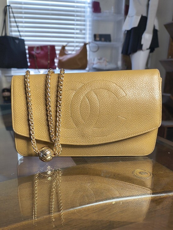 CHANEL Handbags - 🔹Authentic Vintage Timeless Chanel Rare Mustard Caviar CC Clutch Made In France